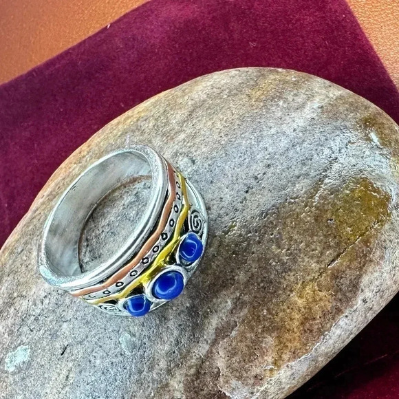 Multilayer‎ Faux Gemstone Ring Size 8 - Picture 2 of 3